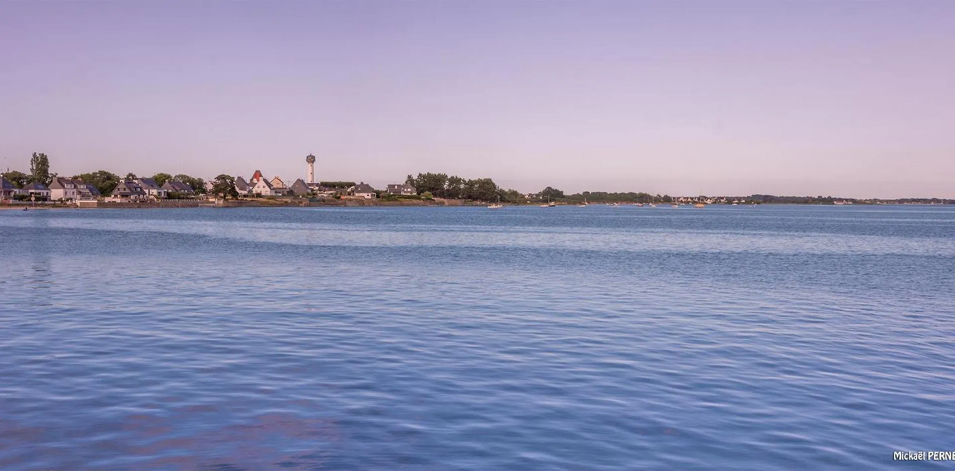 דירה Ref 231 - Port-Louis Appartement Type 2 Pleine Vue Petite Mer Avec Terrasse, Parking Et Garage Dans Residence Recente צרפת