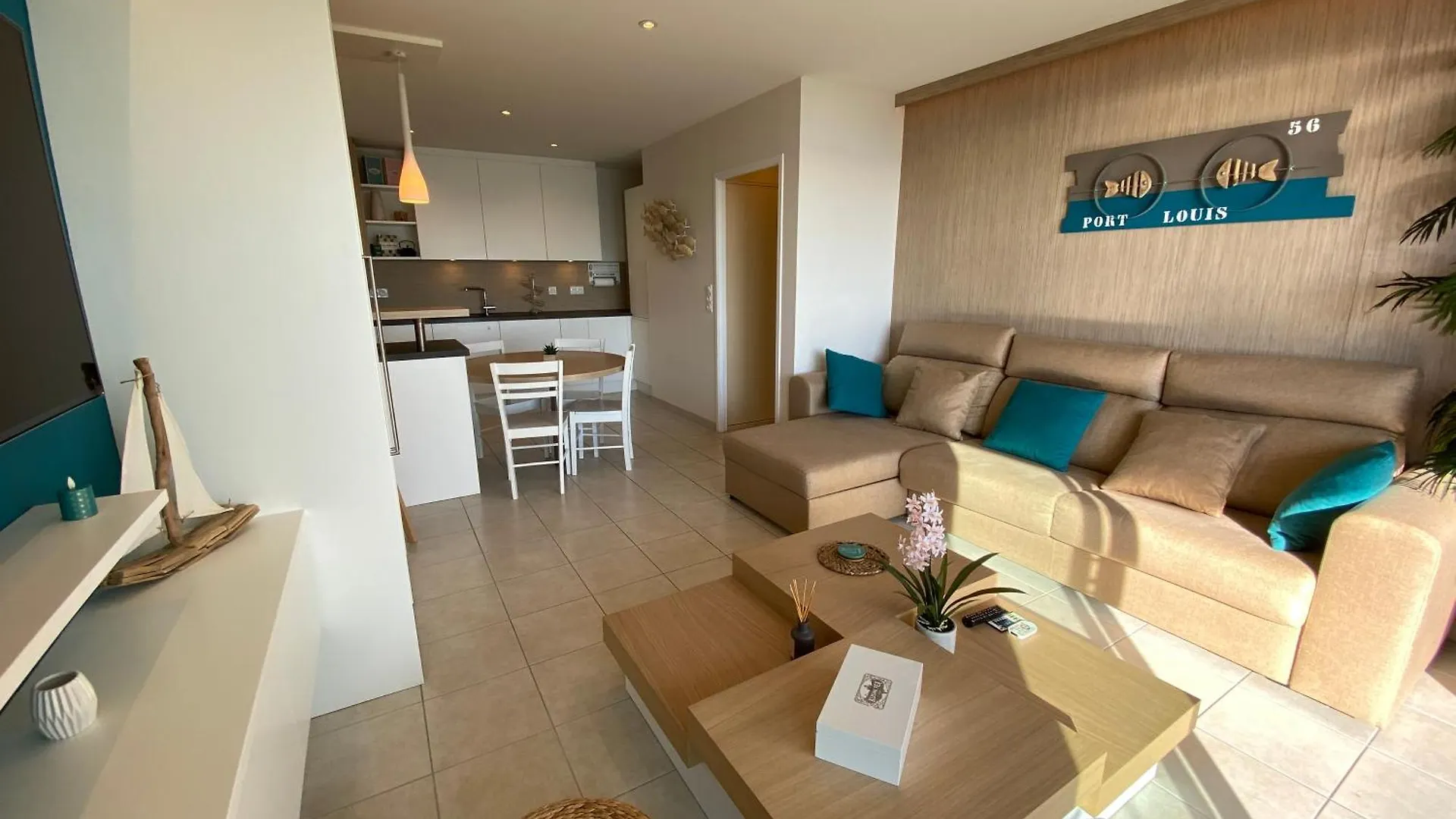 Ref 231 - Port-Louis Appartement Type 2 Pleine Vue Petite Mer Avec Terrasse, Parking Et Garage Dans Residence Recente
