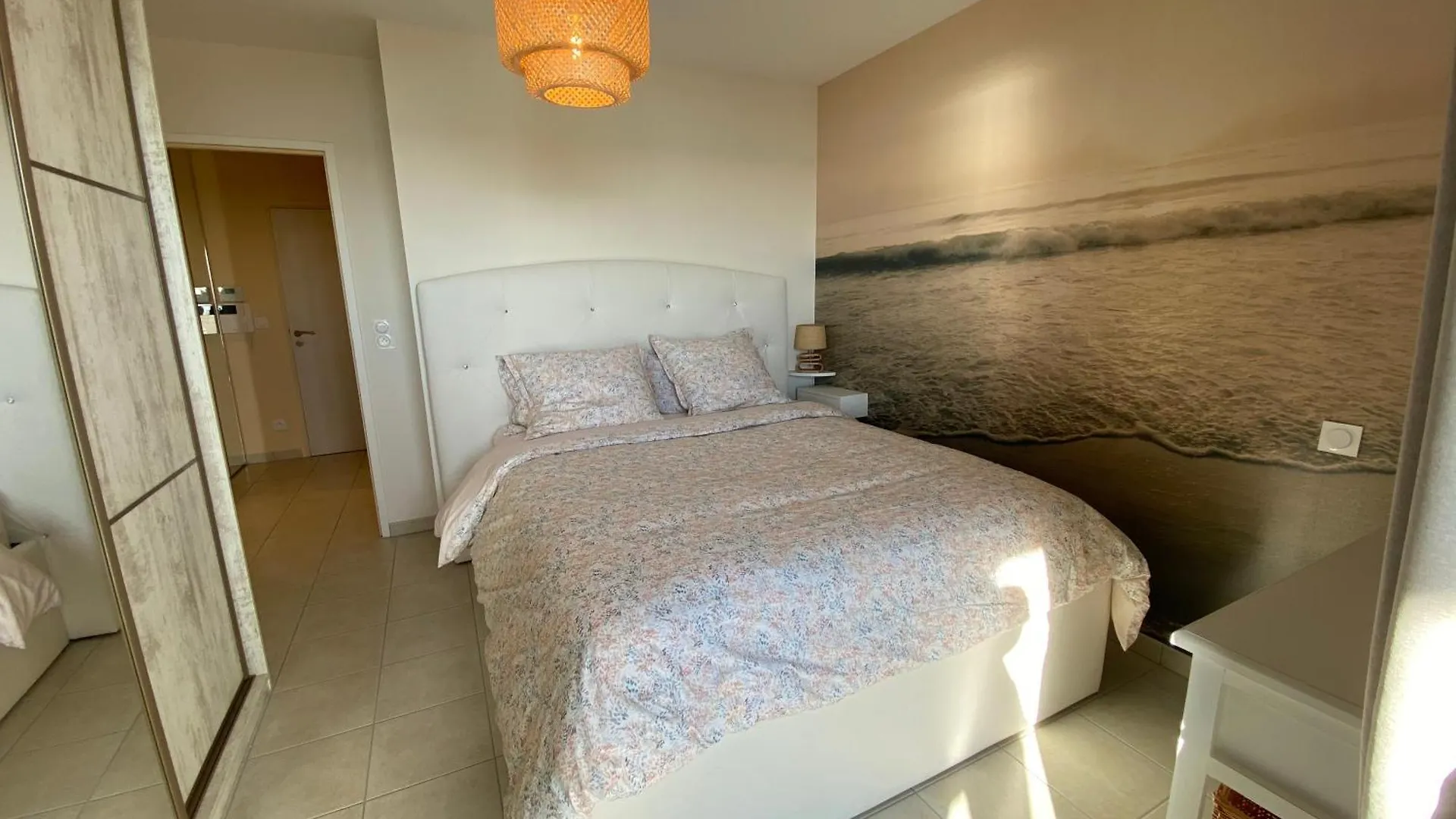 Ref 231 - Port-Louis Appartement Type 2 Pleine Vue Petite Mer Avec Terrasse, Parking Et Garage Dans Residence Recente 0*,  צרפת