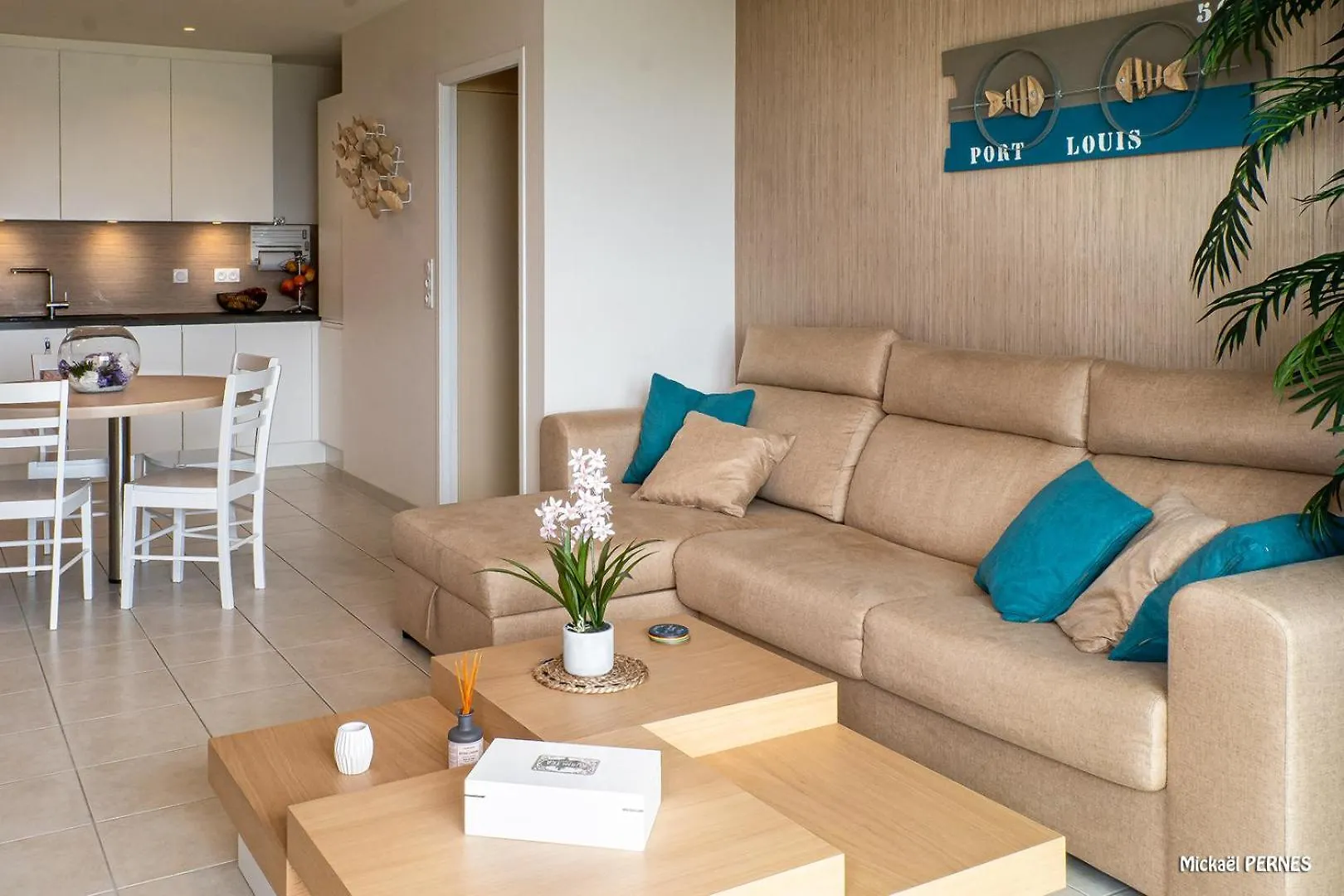 Ref 231 - Port-Louis Appartement Type 2 Pleine Vue Petite Mer Avec Terrasse, Parking Et Garage Dans Residence Recente דירה