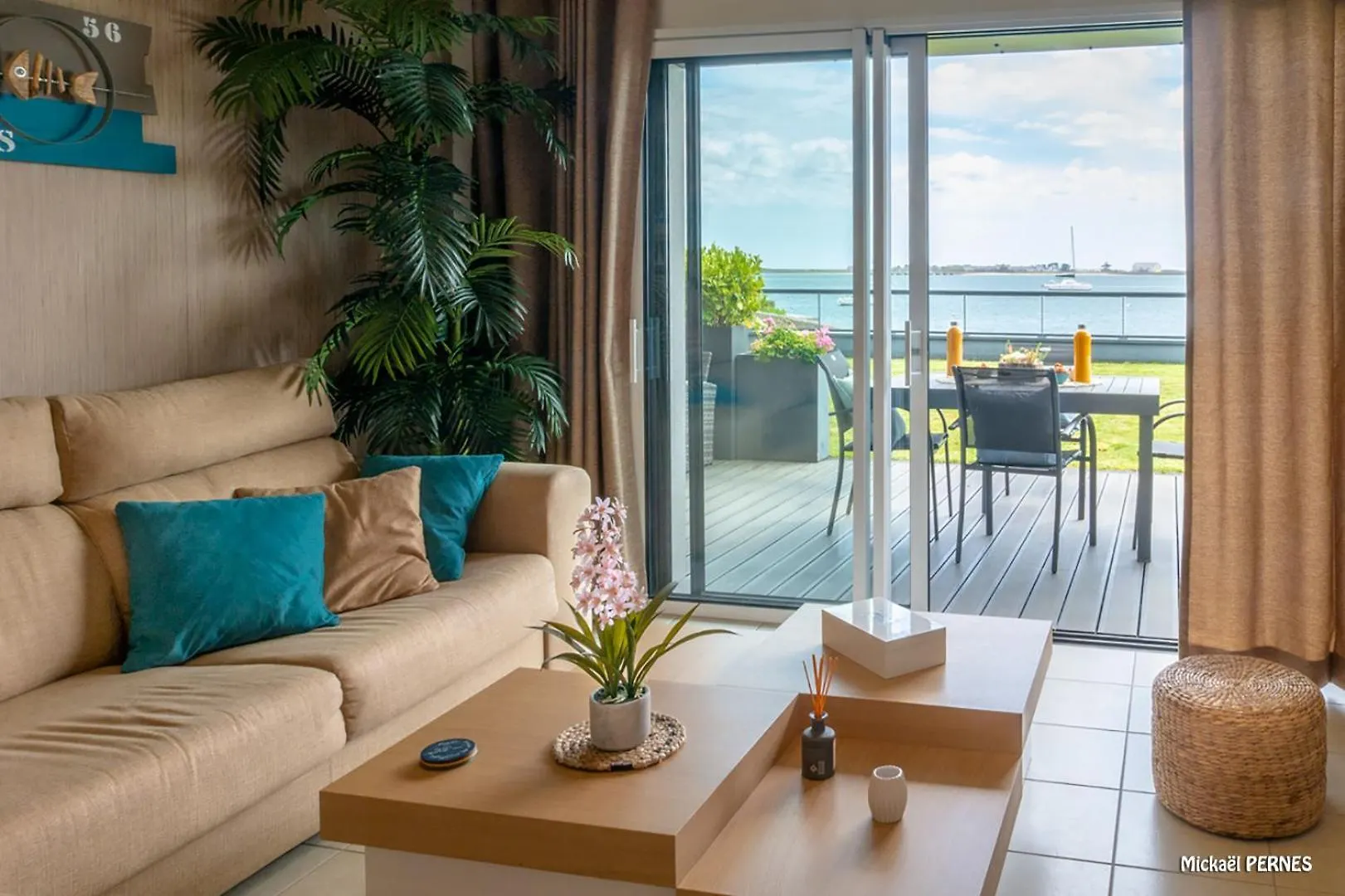 דירה Ref 231 - Port-Louis Appartement Type 2 Pleine Vue Petite Mer Avec Terrasse, Parking Et Garage Dans Residence Recente צרפת